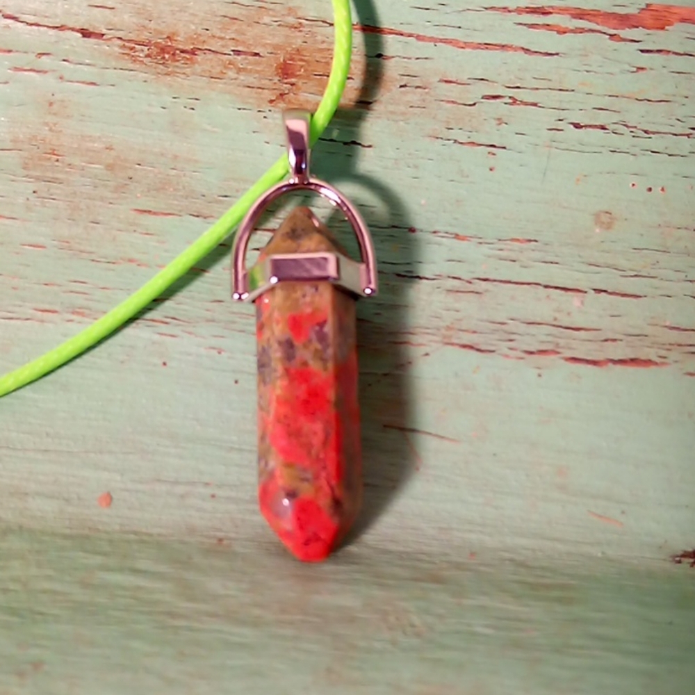 Hexagonal healing crystals necklaces - Picture 7 of 11